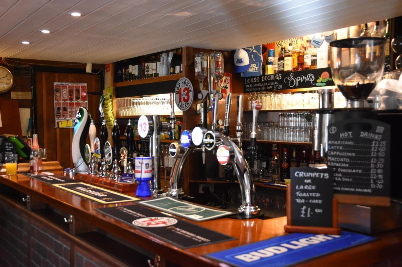 The Bell Inn 索尔兹伯里 外观 照片