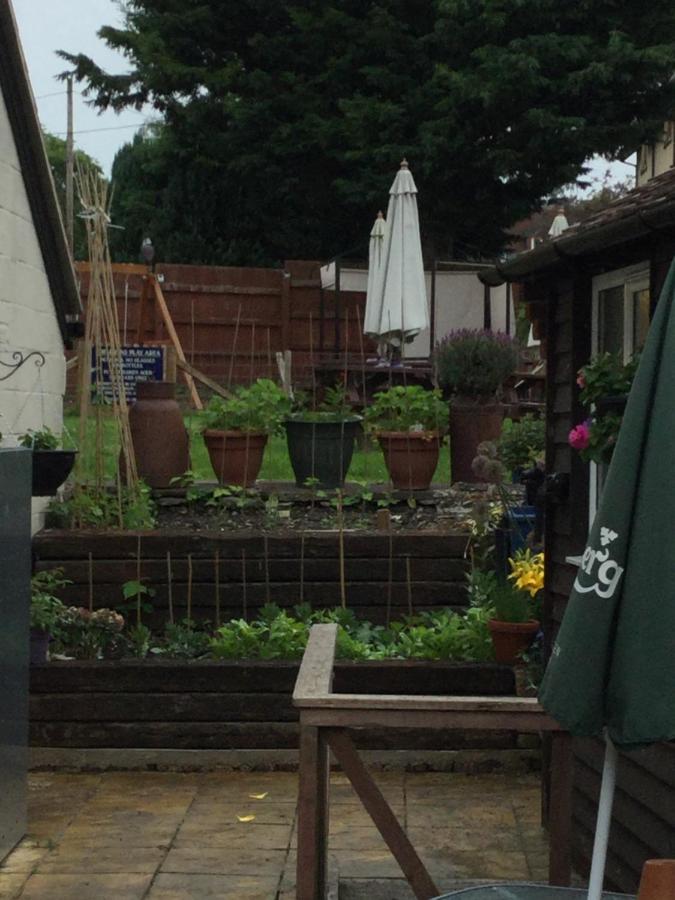The Bell Inn 索尔兹伯里 外观 照片