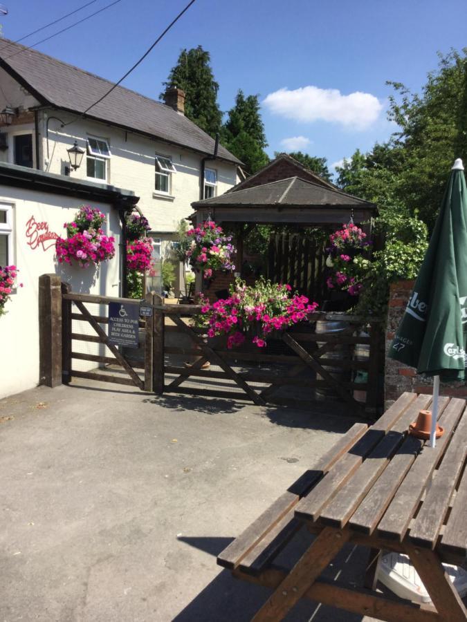 The Bell Inn 索尔兹伯里 外观 照片