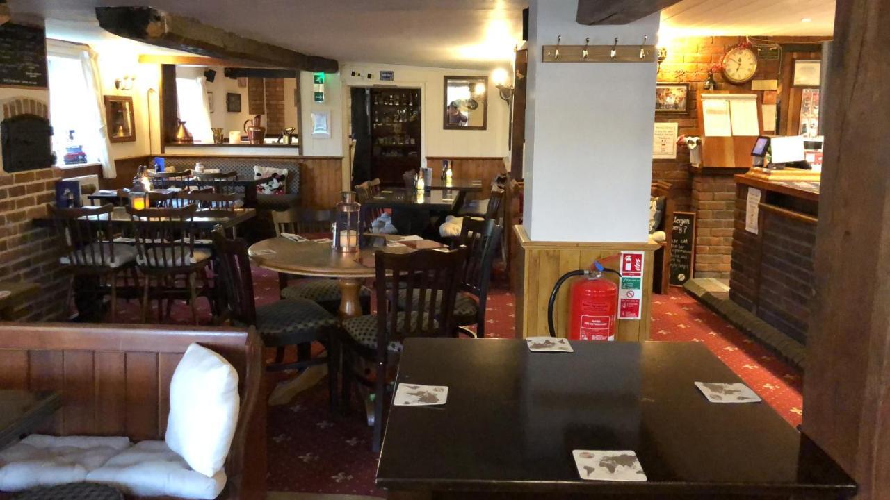 The Bell Inn 索尔兹伯里 外观 照片