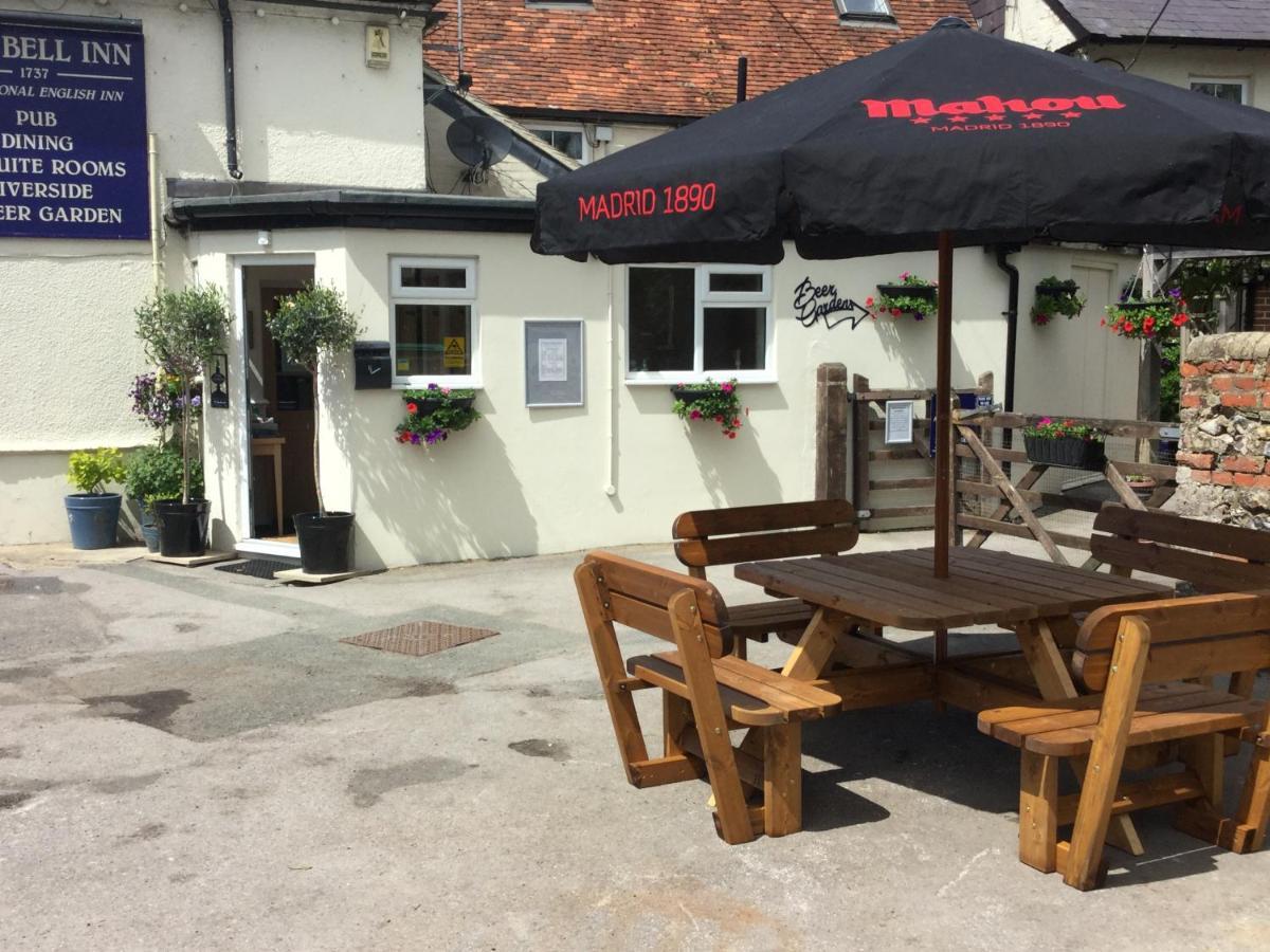 The Bell Inn 索尔兹伯里 外观 照片